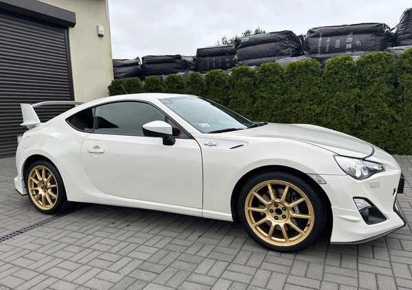 Toyota GT86 cena 89999 przebieg: 70000, rok produkcji 2013 z Serock małe 497